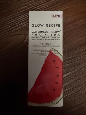 Glow Recipe Watermelon Glow PHA + BHA Pore-Tight Toner – white & pink
